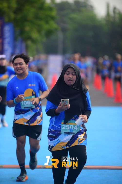 Race photo from Isoplus Run 2024 Surabaya