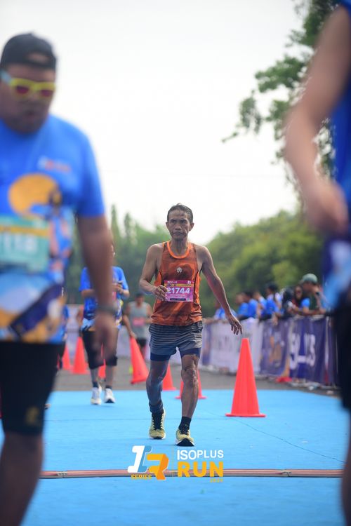 Race photo from Isoplus Run 2024 Surabaya