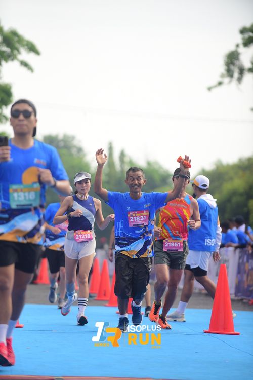 Race photo from Isoplus Run 2024 Surabaya