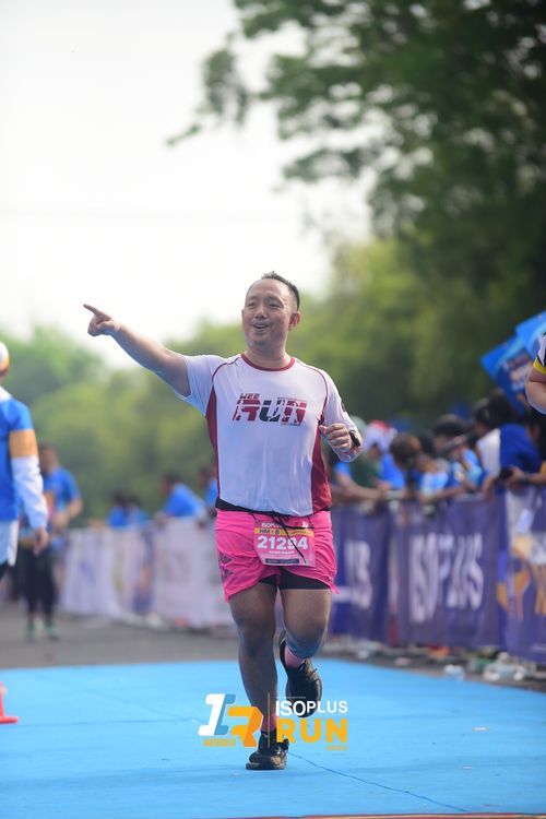 Race photo from Isoplus Run 2024 Surabaya