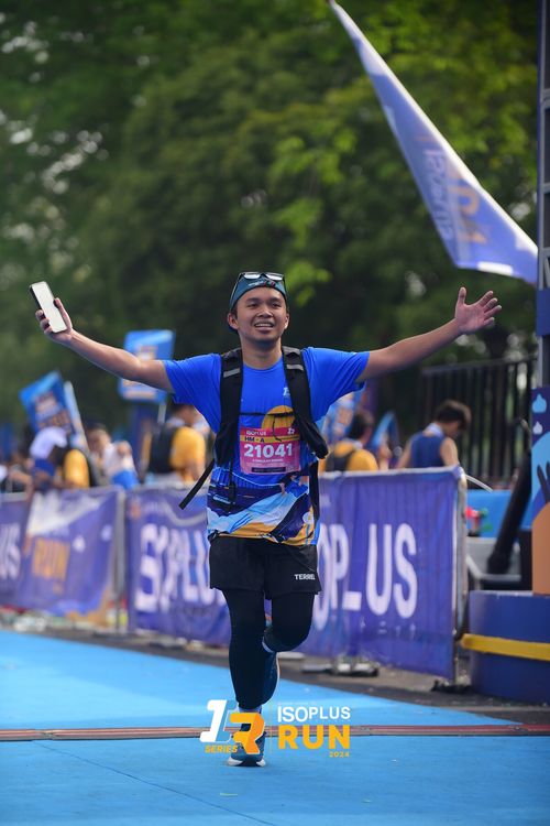 Race photo from Isoplus Run 2024 Surabaya