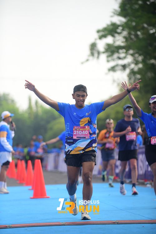 Race photo from Isoplus Run 2024 Surabaya