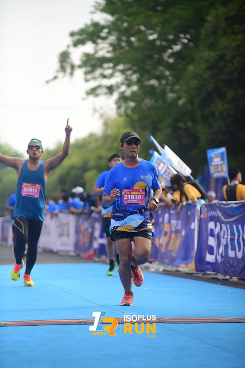 Race photo from Isoplus Run 2024 Surabaya