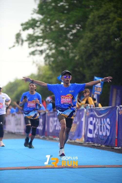 Race photo from Isoplus Run 2024 Surabaya