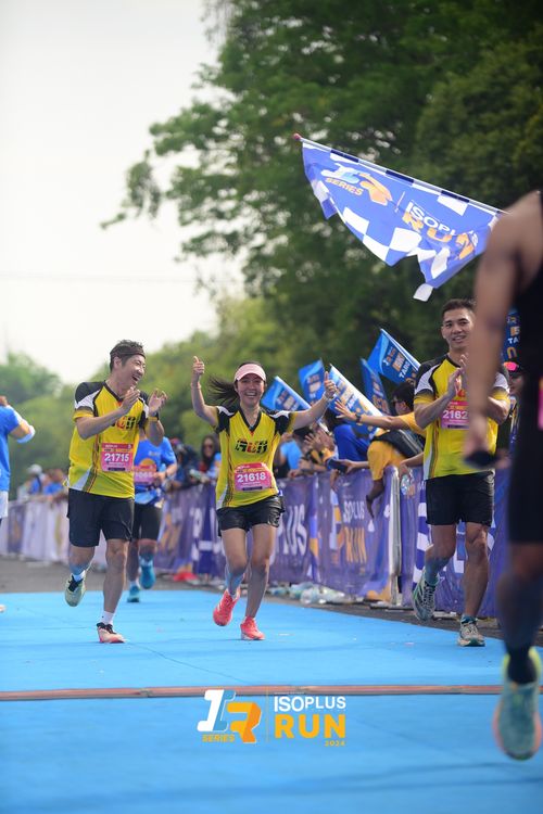 Race photo from Isoplus Run 2024 Surabaya