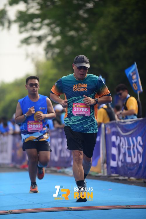 Race photo from Isoplus Run 2024 Surabaya