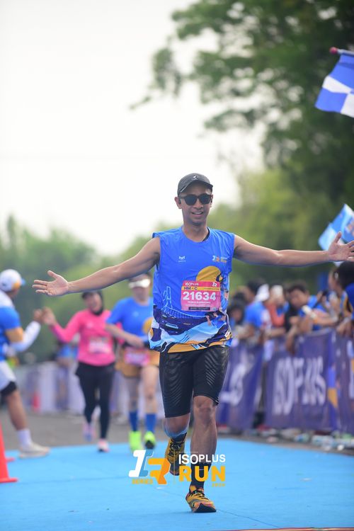 Race photo from Isoplus Run 2024 Surabaya