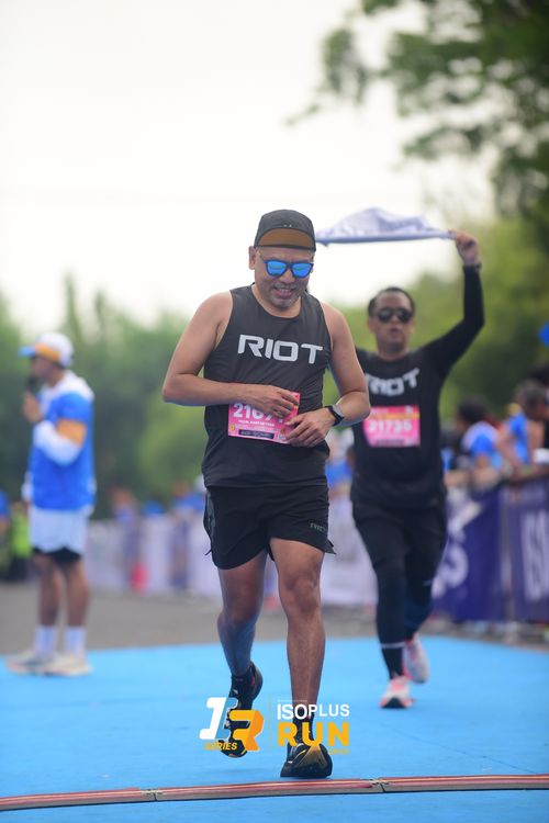 Race photo from Isoplus Run 2024 Surabaya