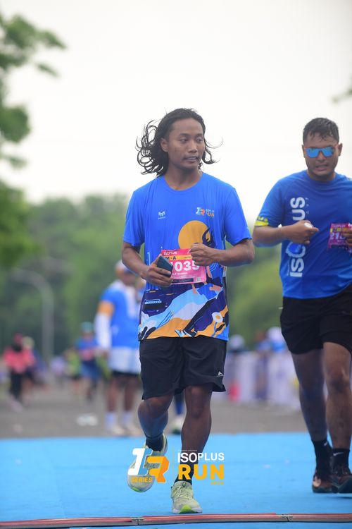 Race photo from Isoplus Run 2024 Surabaya