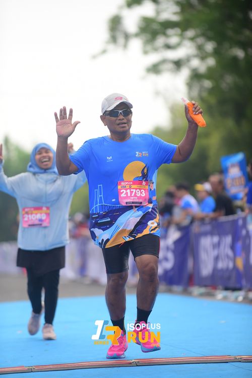 Race photo from Isoplus Run 2024 Surabaya
