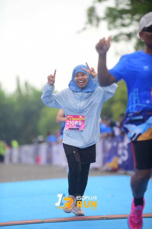 Race photo from Isoplus Run 2024 Surabaya