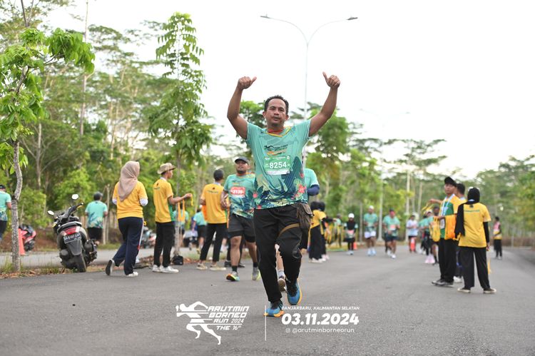 Race photo from Arutmin Borneo Run 2024