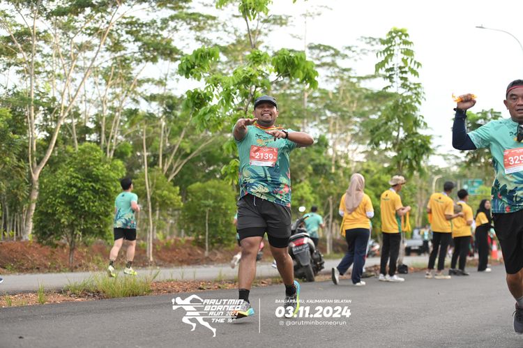 Race photo from Arutmin Borneo Run 2024
