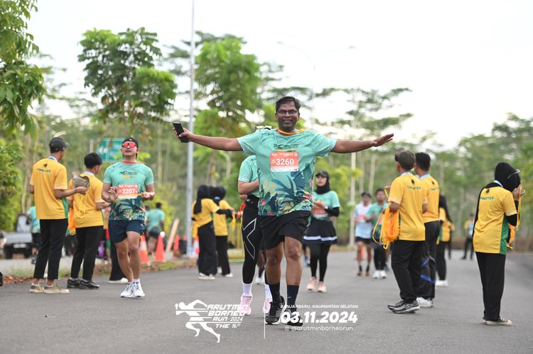 Race photo from Arutmin Borneo Run 2024