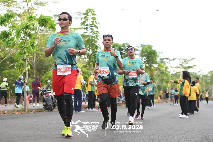 Race photo from Arutmin Borneo Run 2024