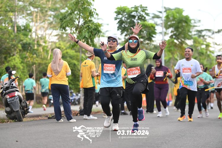 Race photo from Arutmin Borneo Run 2024