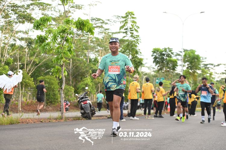 Race photo from Arutmin Borneo Run 2024