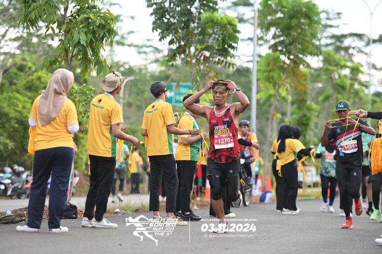 Race photo from Arutmin Borneo Run 2024