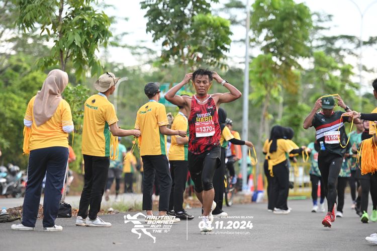 Race photo from Arutmin Borneo Run 2024