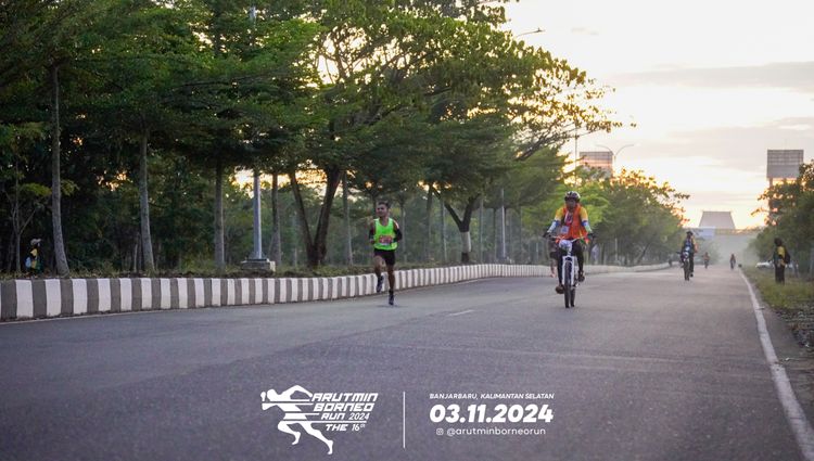 Race photo from Arutmin Borneo Run 2024