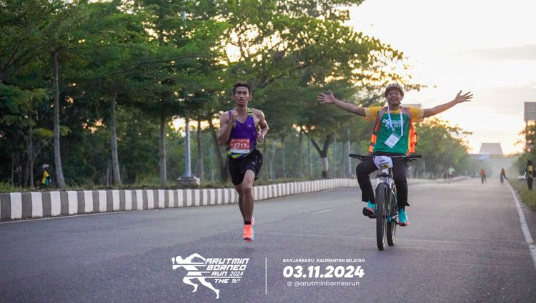 Race photo from Arutmin Borneo Run 2024