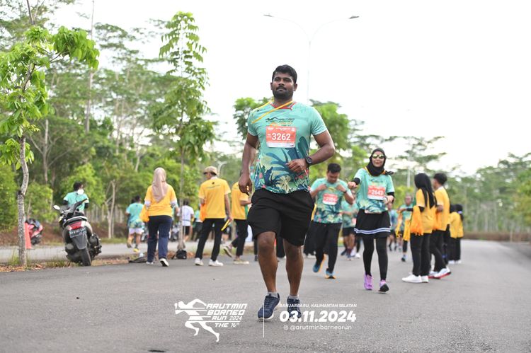 Race photo from Arutmin Borneo Run 2024