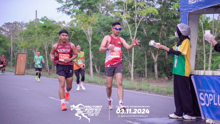 Race photo from Arutmin Borneo Run 2024