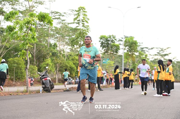 Race photo from Arutmin Borneo Run 2024