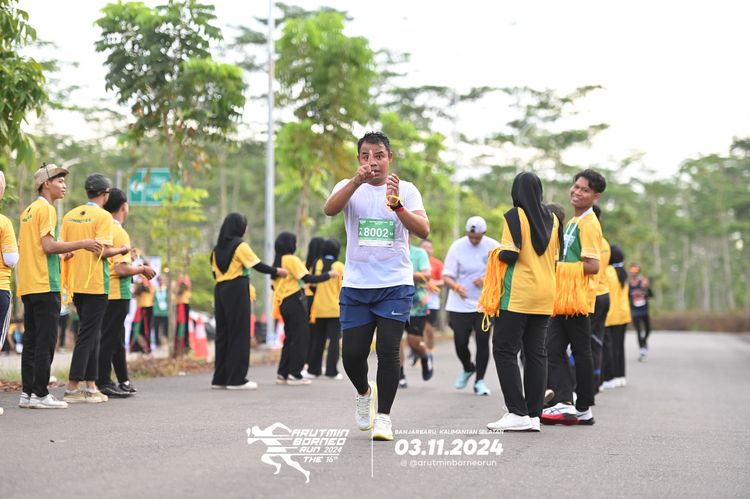 Race photo from Arutmin Borneo Run 2024