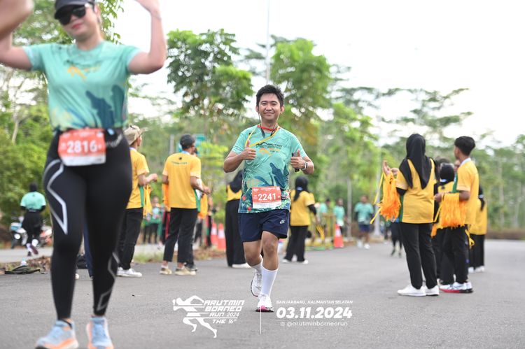 Race photo from Arutmin Borneo Run 2024