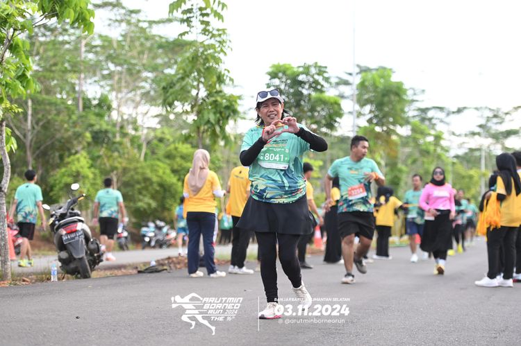 Race photo from Arutmin Borneo Run 2024
