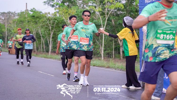 Race photo from Arutmin Borneo Run 2024