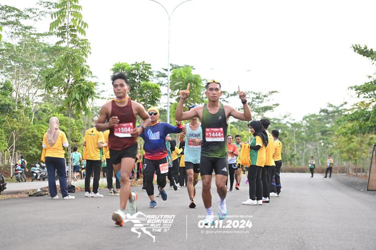 Race photo from Arutmin Borneo Run 2024