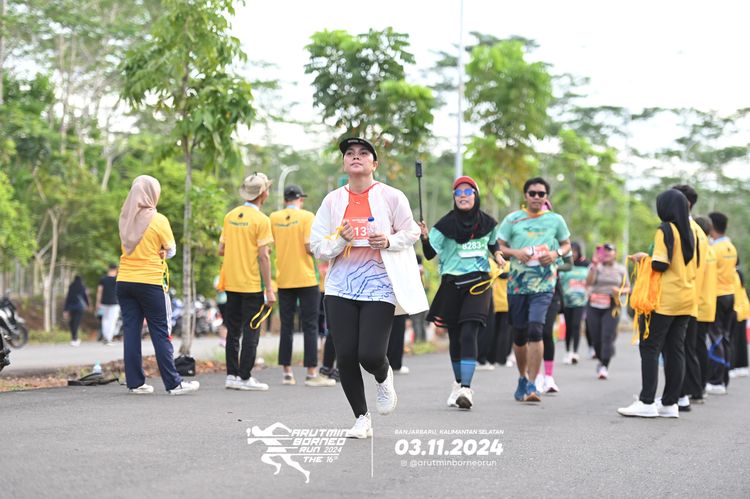 Race photo from Arutmin Borneo Run 2024