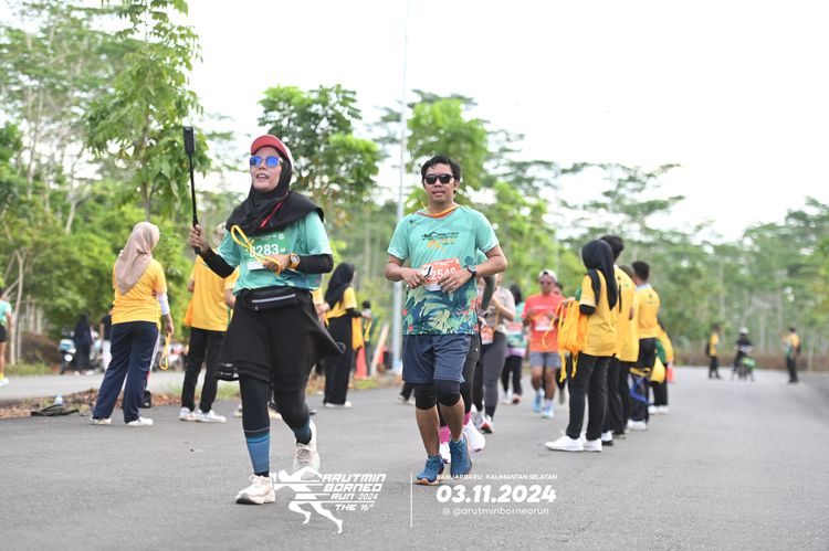 Race photo from Arutmin Borneo Run 2024