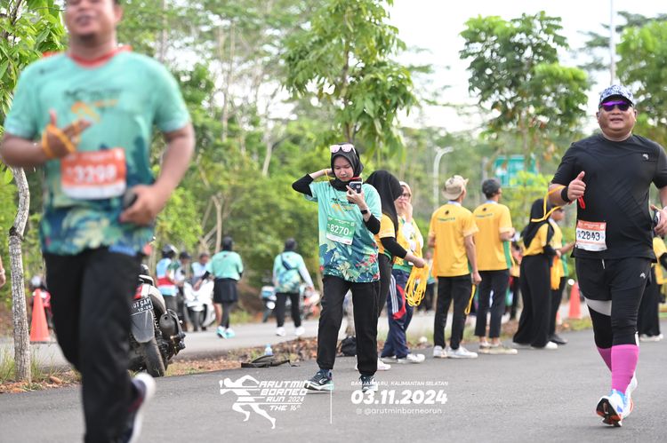 Race photo from Arutmin Borneo Run 2024