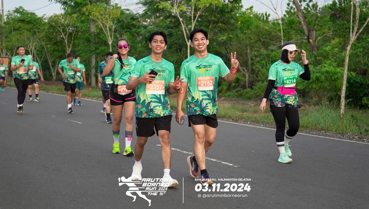 Race photo from Arutmin Borneo Run 2024