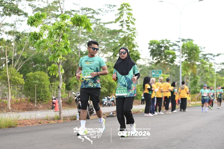 Race photo from Arutmin Borneo Run 2024