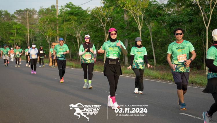 Race photo from Arutmin Borneo Run 2024