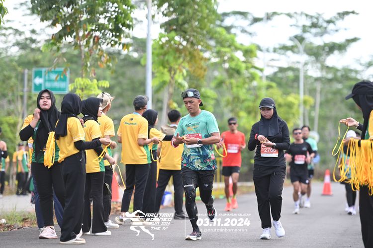 Race photo from Arutmin Borneo Run 2024