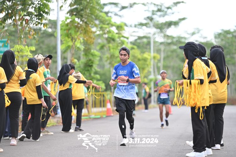 Race photo from Arutmin Borneo Run 2024