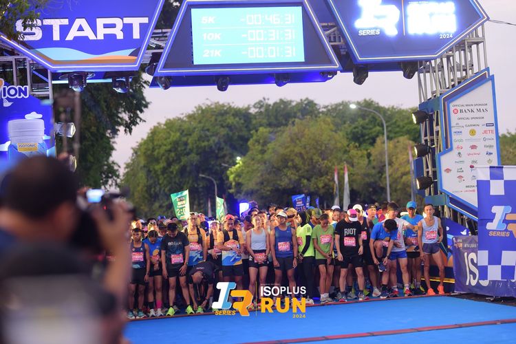 Race photo from Isoplus Run 2024 Surabaya