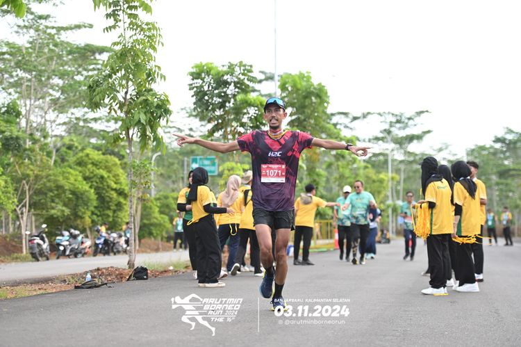 Race photo from Arutmin Borneo Run 2024