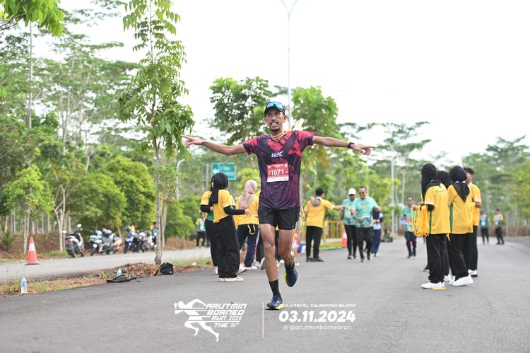 Race photo from Arutmin Borneo Run 2024