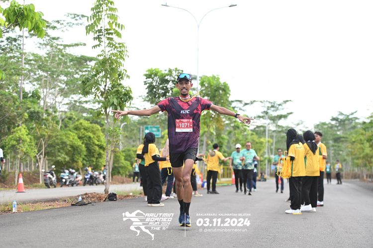 Race photo from Arutmin Borneo Run 2024