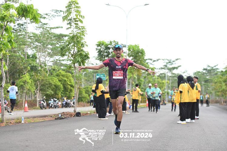 Race photo from Arutmin Borneo Run 2024