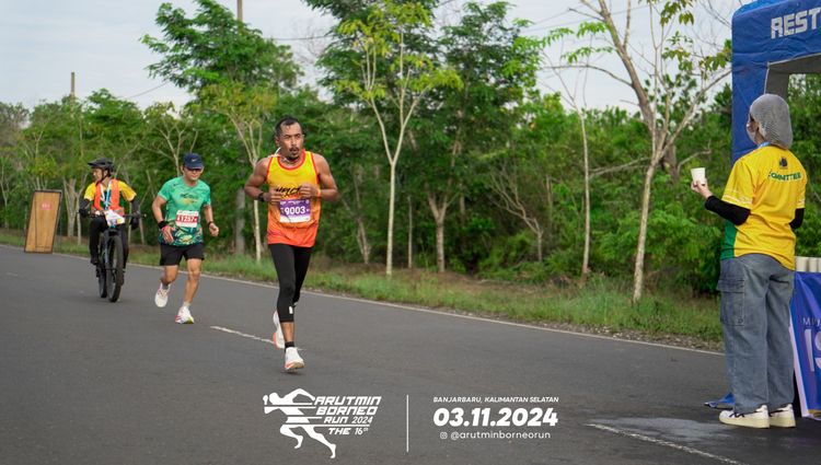Race photo from Arutmin Borneo Run 2024