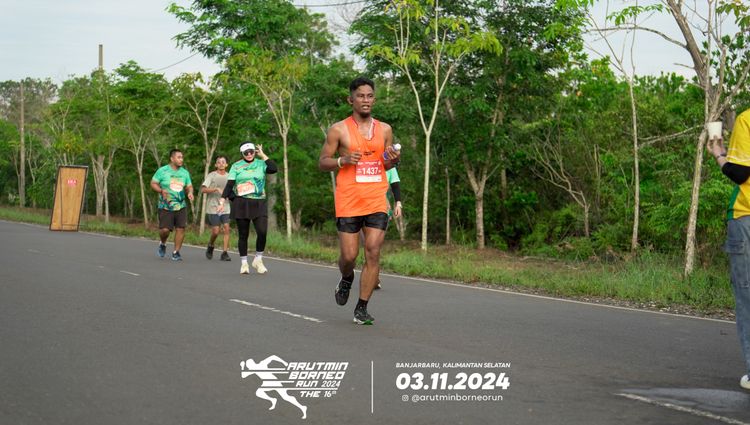 Race photo from Arutmin Borneo Run 2024