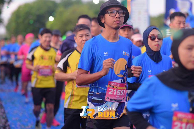 Race photo from Isoplus Run 2024 Surabaya