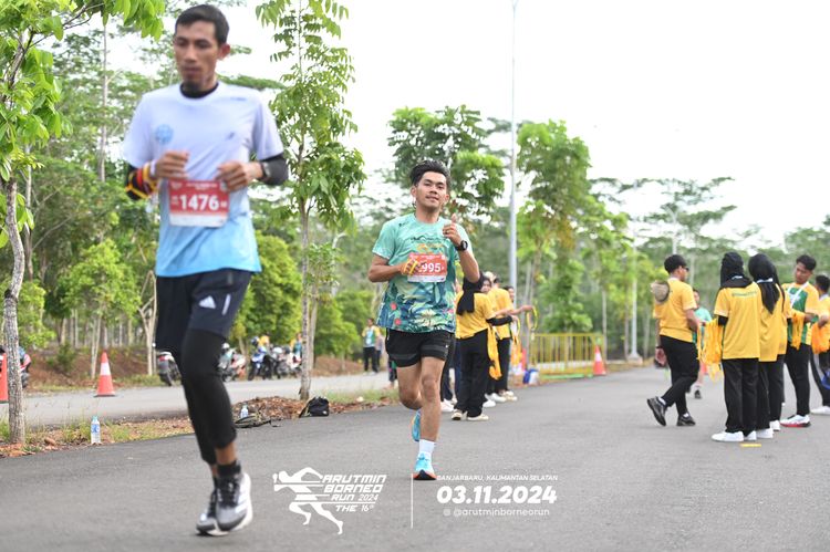 Race photo from Arutmin Borneo Run 2024
